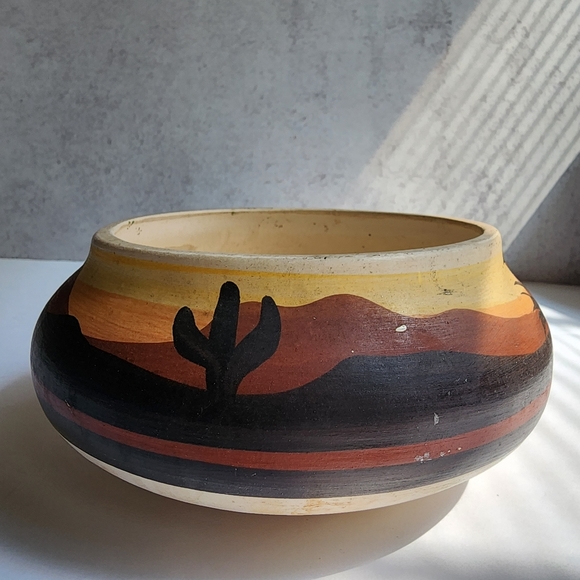 Vintage hand painted succulent pottery - Picture 10 of 11